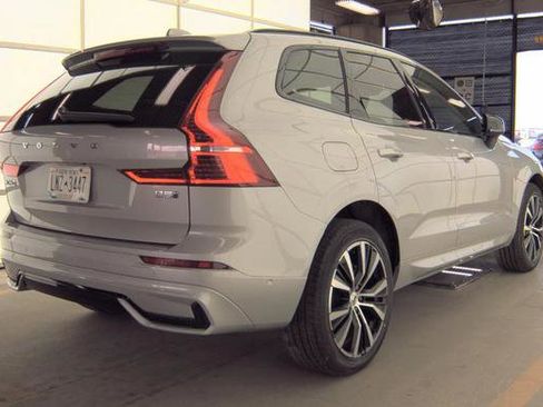 Used 2025 Volvo XC60 B5 Plus image 3
