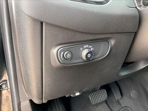 Certified 2024 Chevrolet Equinox LT FWD image 36