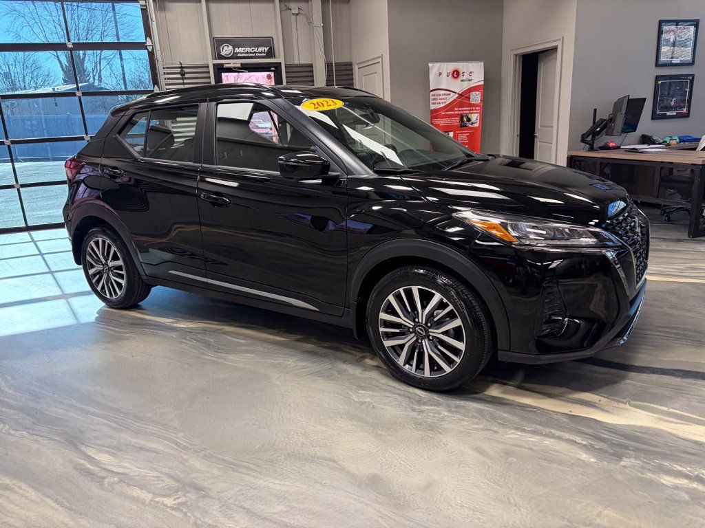 Used 2023 Nissan Kicks SR FWD image 27