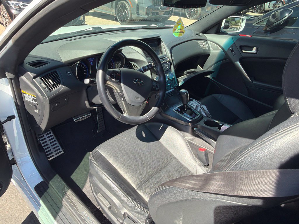 Used 2015 Hyundai Genesis 3.8 RWD image 7