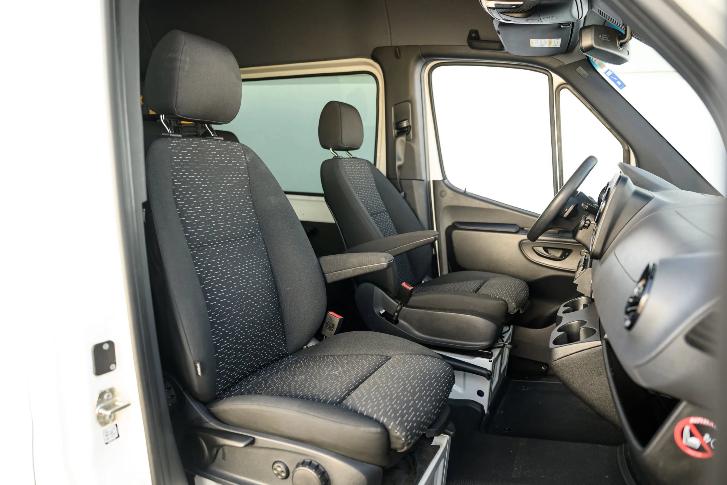 Used 2021 Mercedes-Benz Sprinter 2500 image 26