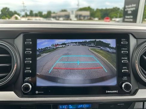 Used 2022 Toyota Tacoma SR5 AWD/4WD image 35