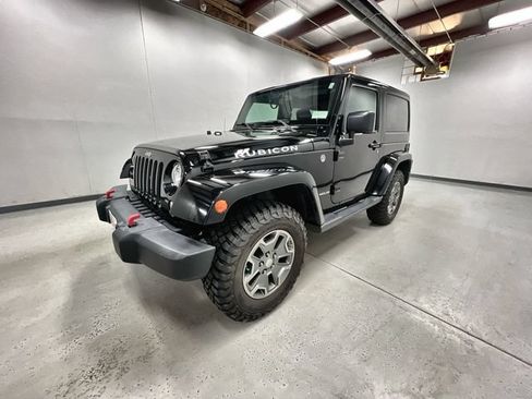 Used 2017 Jeep Wrangler Rubicon w/ Power Convenience Group AWD/4WD image 4