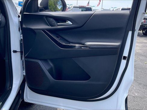 Used 2026 Chevrolet Equinox LT FWD image 25
