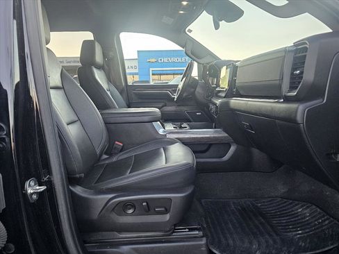 Used 2024 Chevrolet Silverado 2500 LTZ w/ LTZ Plus Package image 10