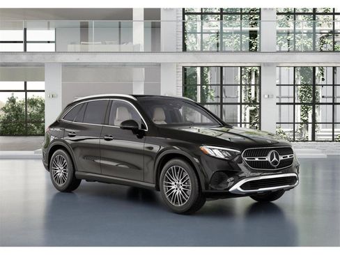 New 2026 Mercedes-Benz GLC 300 4MATIC image 11