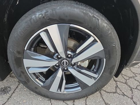 Certified 2023 Nissan Rogue SL AWD/4WD image 11