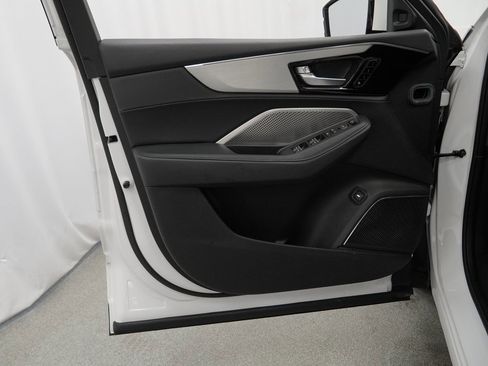 Used 2024 Acura MDX SH-AWD image 41