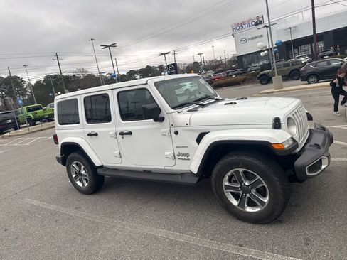 Used 2022 Jeep Wrangler Unlimited Sahara w/ Cold Weather Group image 4