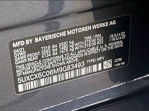 Used 2021 BMW X7 M50i w/ Executive Package image 32