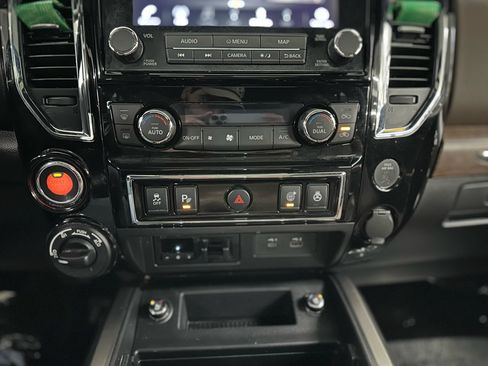 Used 2020 Nissan Titan Platinum Reserve w/ Moonroof Package image 25