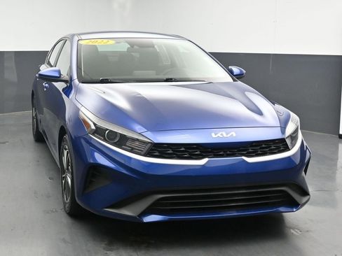 Used 2022 Kia Forte LXS FWD image 3