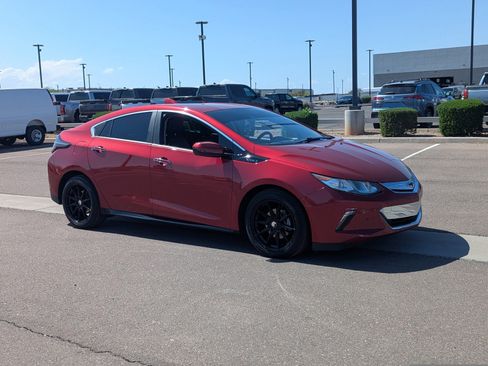 Certified 2018 Chevrolet Volt Premier w/ Driver Confidence Package image 7