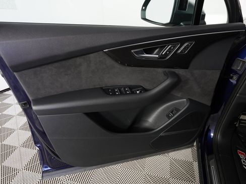 Used 2021 Audi SQ7 Premium Plus w/ Driver Assistance Package image 15