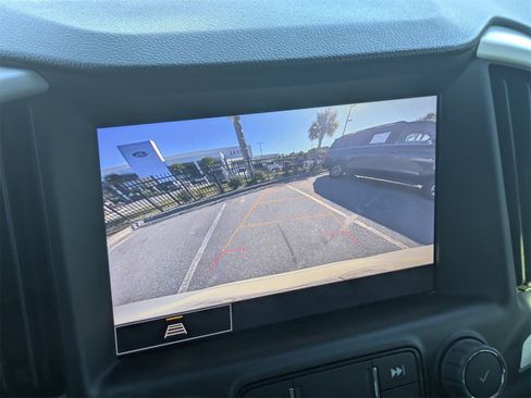 Used 2023 GMC Terrain SLT image 27