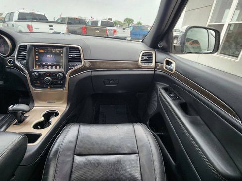 Used 2014 Jeep Grand Cherokee Overland w/ Trailer Tow Group IV RWD image 16