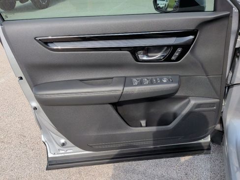 Used 2025 Honda CR-V EX-L image 10