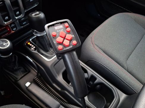 Used 2024 Jeep Wrangler Rubicon AWD/4WD image 23
