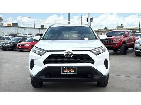 Certified 2025 Toyota RAV4 XLE AWD/4WD image 8