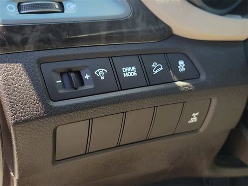 Used 2017 Hyundai Santa Fe Sport image 22