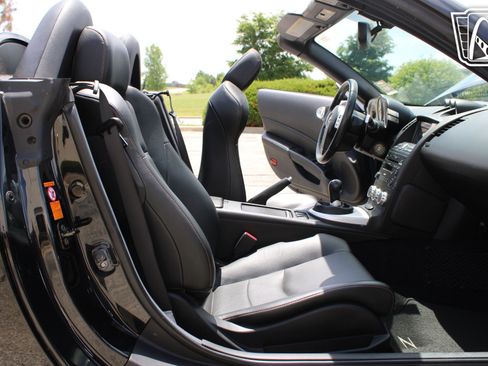 Used 2006 Nissan 350Z Touring RWD image 17