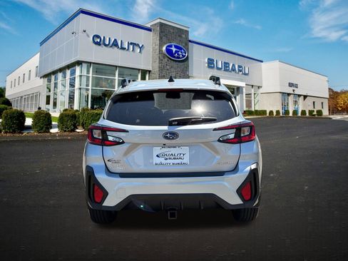 Used 2024 Subaru Crosstrek 2.0i Premium AWD/4WD image 3