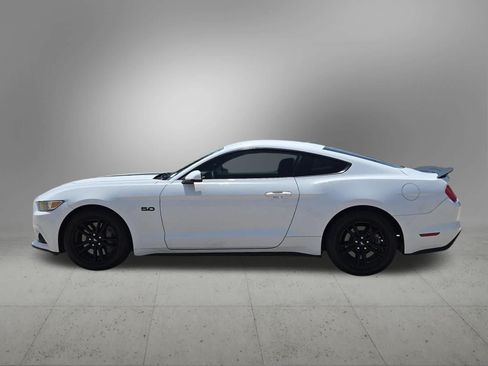 Used 2017 Ford Mustang GT RWD image 3