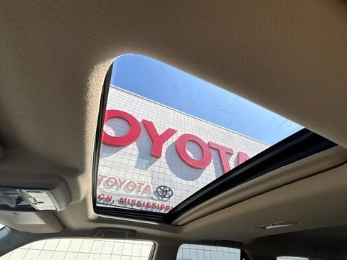 Used 2023 Toyota 4Runner SR5 Premium w/ Moonroof Package RWD image 18