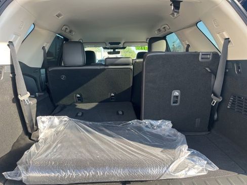 New 2025 Nissan Pathfinder SL w/ Black Appearance Package image 11