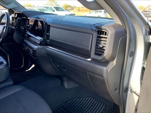 Used 2025 Chevrolet Silverado 1500 LT image 18