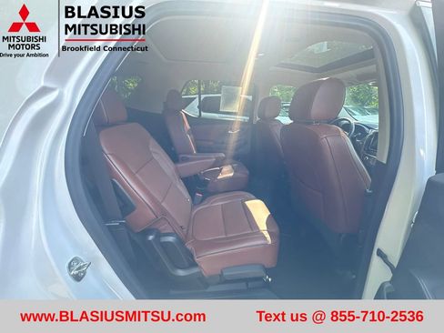 Used 2021 Chevrolet Traverse High Country w/ LPO, Floor Liner Package AWD/4WD image 28