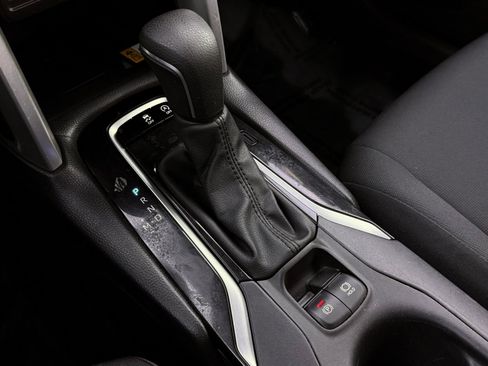 Used 2022 Toyota Corolla Cross LE FWD image 39