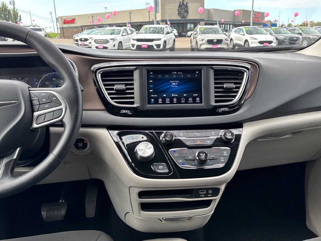 Used 2019 Chrysler Pacifica Touring Plus FWD image 22
