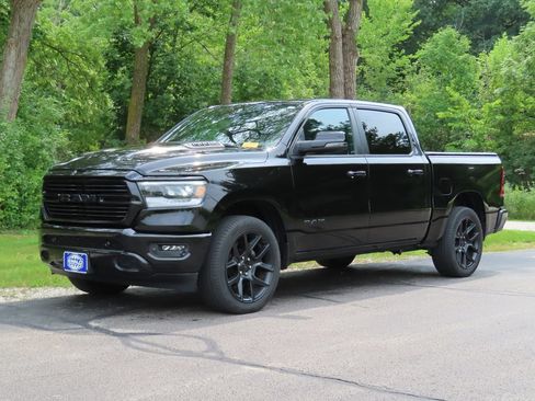 Used 2024 RAM 1500 Laramie AWD/4WD image 6