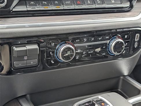 New 2026 GMC Sierra 1500 SLT w/ SLT Premium Plus Package image 18