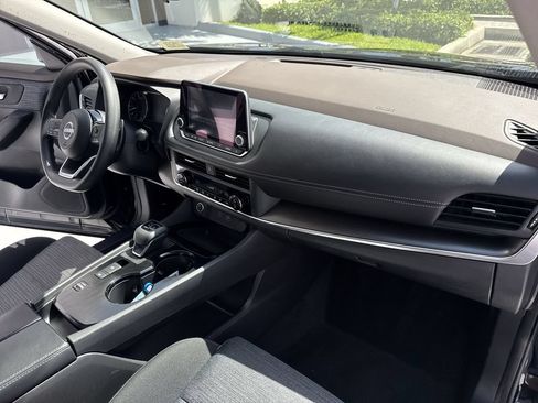 Used 2023 Nissan Rogue SV FWD image 33