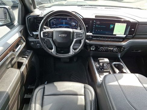 Used 2023 Chevrolet Silverado 1500 LT Trail Boss w/ Protection Package AWD/4WD image 11