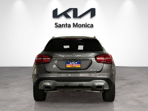 Used 2019 Mercedes-Benz GLA 250 4MATIC w/ Premium Package image 5