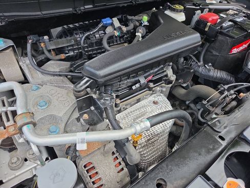 Used 2018 Nissan Rogue SV AWD/4WD image 11