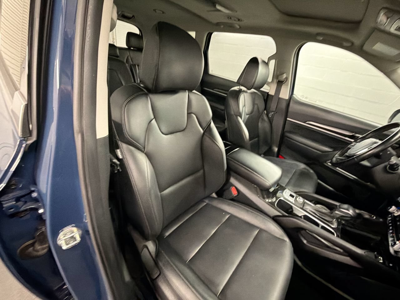 Used 2025 Kia Telluride S FWD image 28