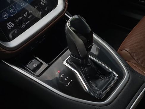 Used 2022 Subaru Outback Touring w/ Popular Package #2 image 23