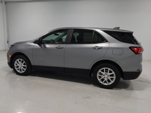 Used 2023 Chevrolet Equinox LS AWD/4WD image 3