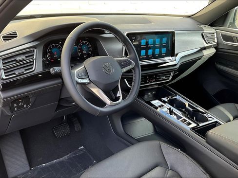 New 2025 Volkswagen Atlas Cross Sport SE image 6