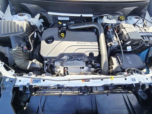 Used 2023 GMC Terrain SLE w/ Driver Convenience Package image 16