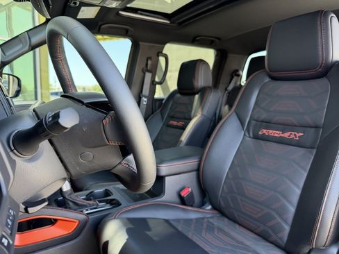 Used 2025 Nissan Frontier PRO-4X w/ Pro Premium Package AWD/4WD image 33