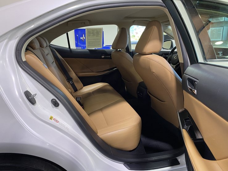 Used 2015 Lexus IS 250 w/ Navigation System Package RWD image 17