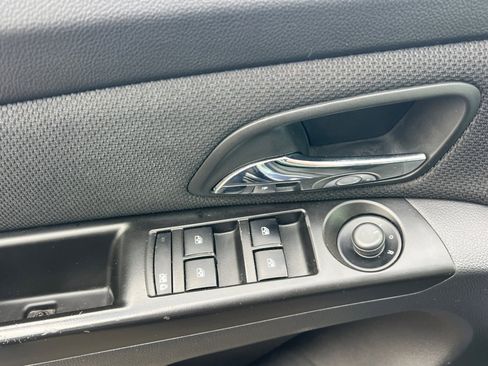 Used 2013 Chevrolet Cruze LT image 8