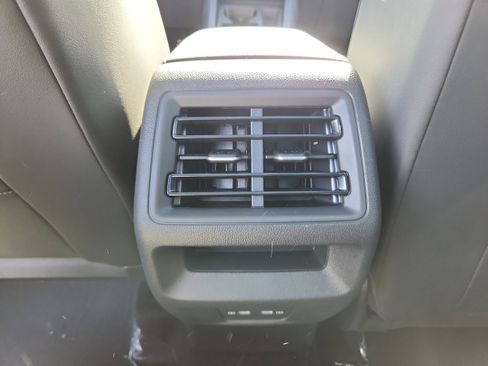 New 2026 Volkswagen Tiguan SE R-Line image 14