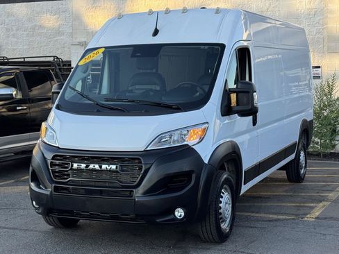 Used 2026 RAM ProMaster 2500 w/ Convenience Group FWD image 17