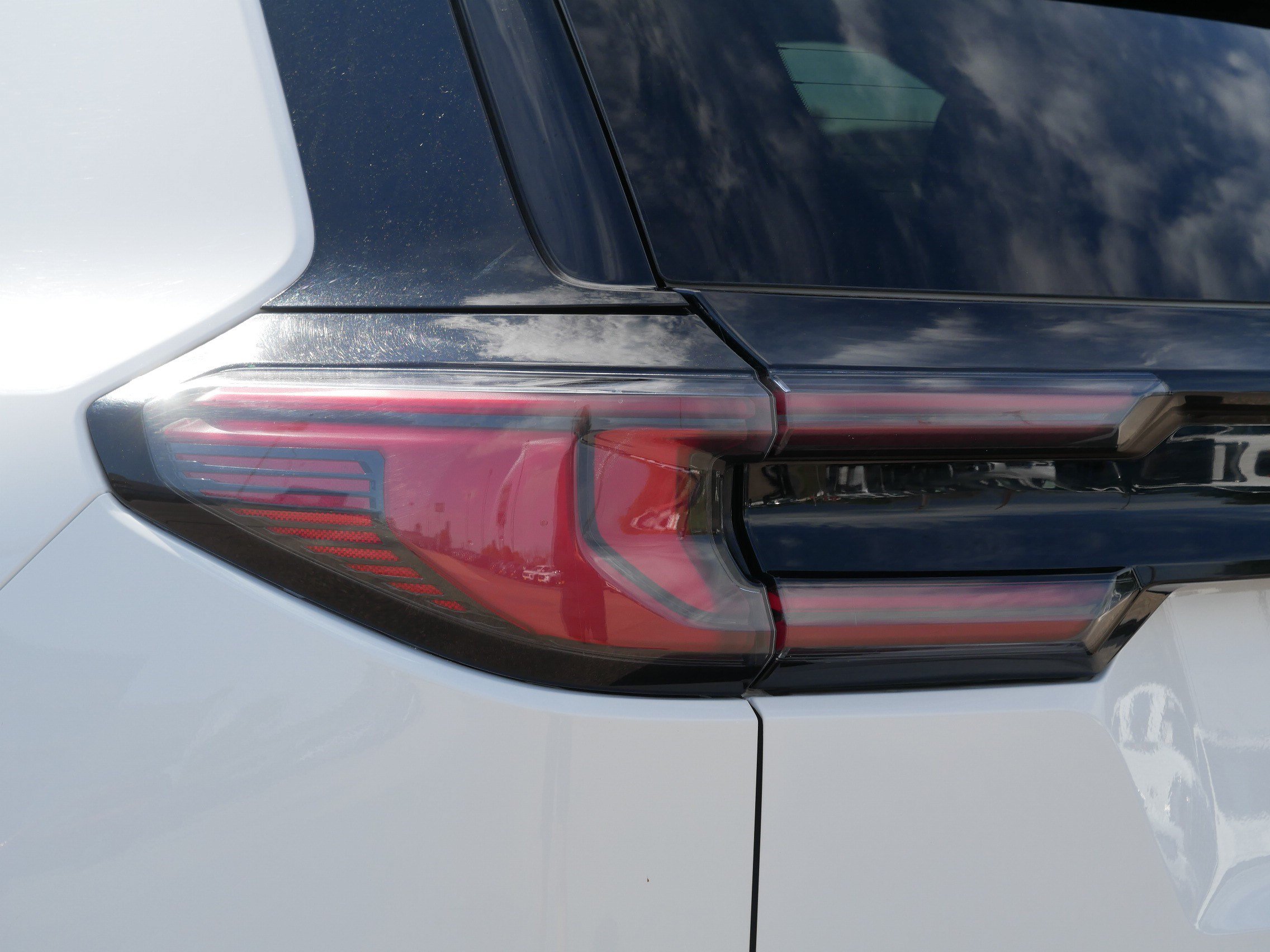 Used 2024 GMC Acadia Elevation AWD/4WD image 17